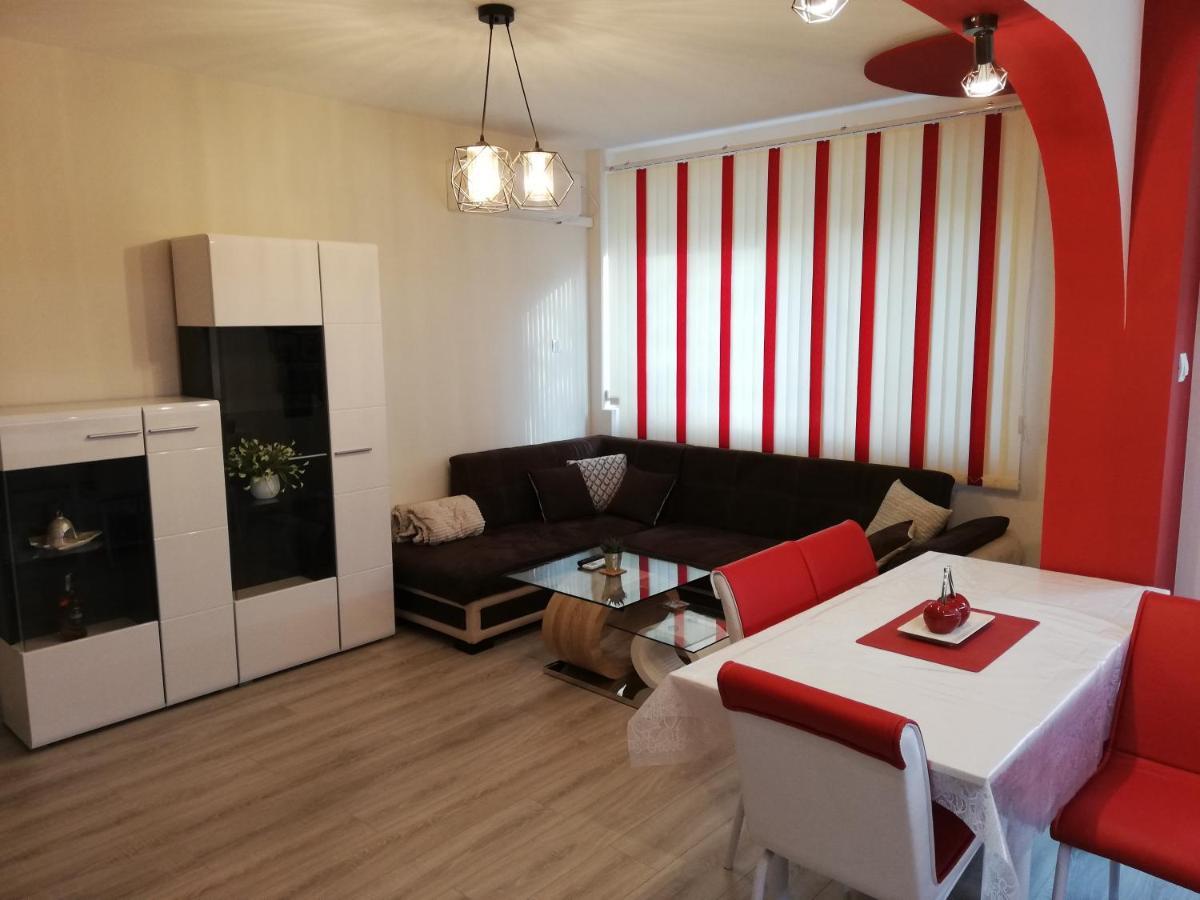 Apartment Ani เวลีคอเทอร์โนโว ภายนอก รูปภาพ